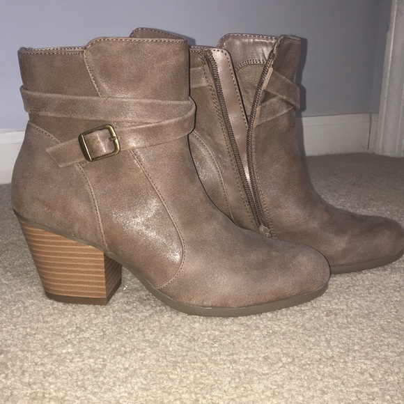 Shoes - Brand New Brown Booties
